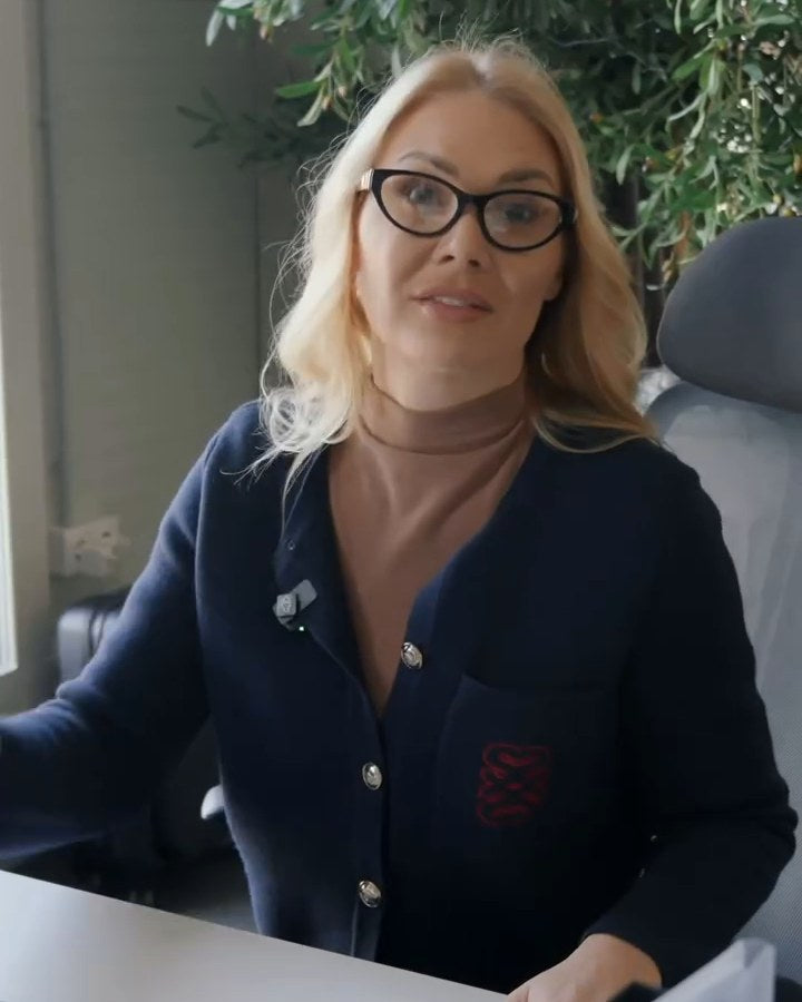 Natalija Bunkė istub OmniSit Pro toolis